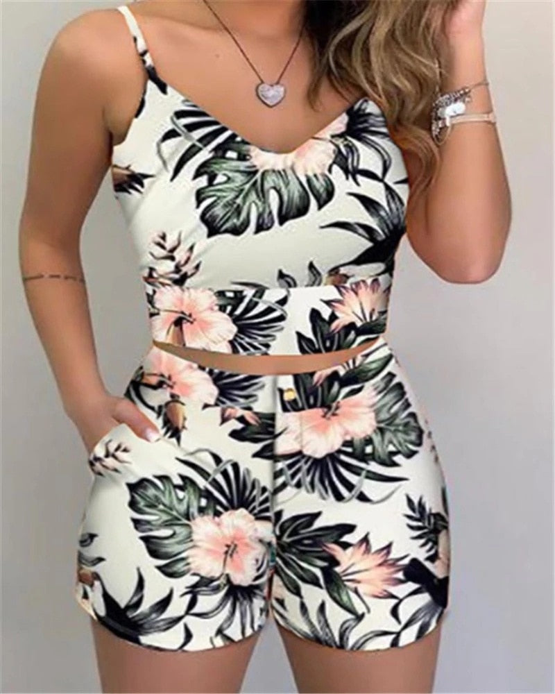 Ladies floral designs outfit shorts - top / enter Discount Code 2F2G4R0VJJXQ BUY 4 get 1 FREE / FREE Shipping - tracking available