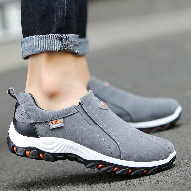 New Casual  Leather Shoes / Loafers for  Men very comfortable and  light / Free Shipping