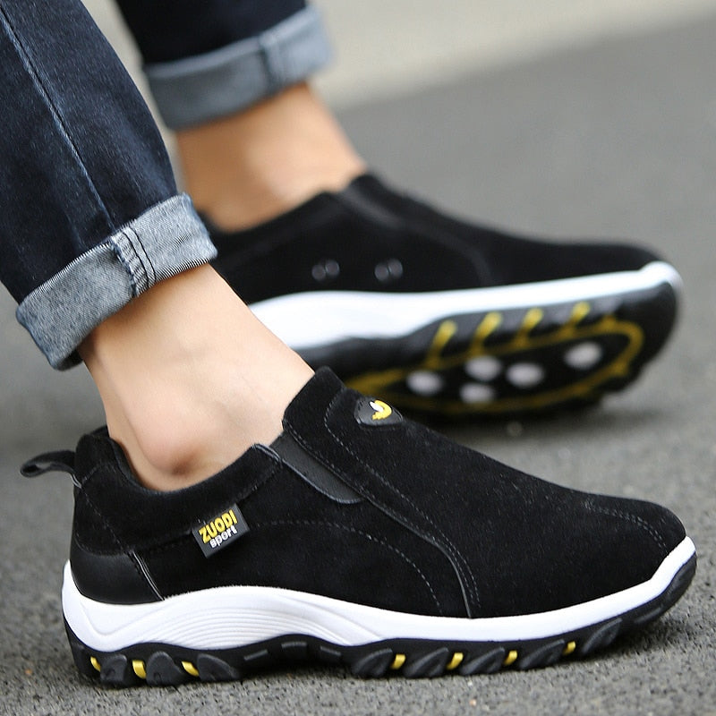 New Casual  Leather Shoes / Loafers for  Men very comfortable and  light / Free Shipping