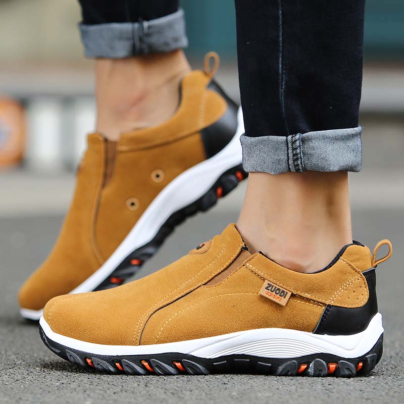 New Casual  Leather Shoes / Loafers for  Men very comfortable and  light / Free Shipping