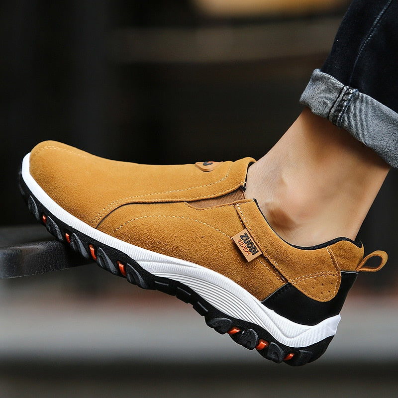 New Casual  Leather Shoes / Loafers for  Men very comfortable and  light / Free Shipping