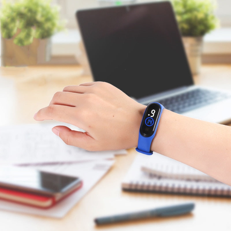 Fashion Sports Watch For Children girls/boys Waterproof Led Digital Watch Ultra-light Silicone Strap Teen Boys Girls WristWatch Unisex